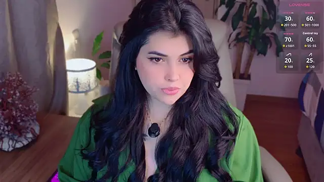 Snapshot of Alyaa_s chatting on 05-17-26, 02:33 Alyaa s online show from 05-17-26, 02:33