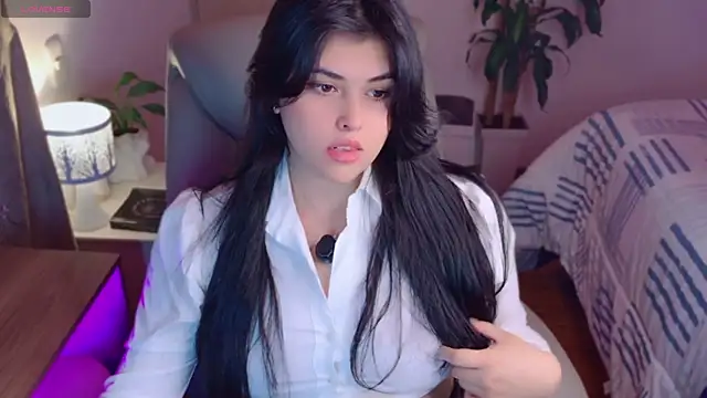 Snapshot of Alyaa_s chatting on 04-29-26, 03:00 Alyaa s online show from 04-29-26, 03:00