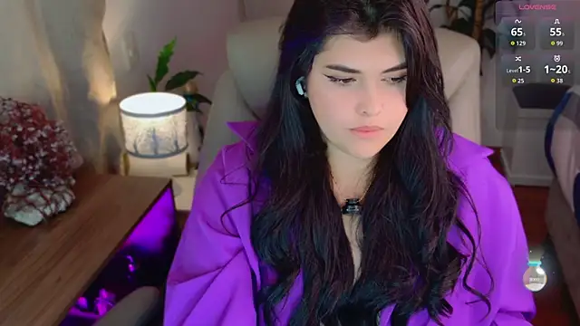 Snapshot of Alyaa_s chatting on 06-10-26, 01:56 Alyaa s online show from 06-10-26, 01:56
