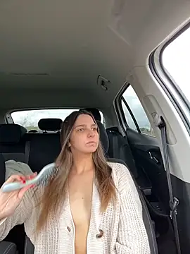 DoriDeluxe66 online show from 11-16-25, 10:42