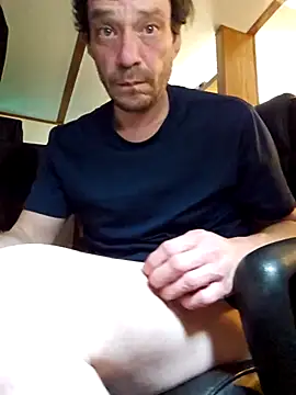 Snapshot of chosen923 chatting on 02-23-26, 04:03 chosen923 online show from 02-23-26, 04:03