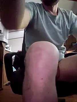 Snapshot of chosen923 chatting on 02-03-26, 06:57 chosen923 online show from 02-03-26, 06:57