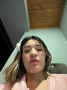 Snapshot of Sarita-candy chatting on 06-12-26, 03:48 Sarita-candy online show from 06-12-26, 03:48