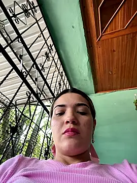 Snapshot of Sarita-candy chatting on 05-09-26, 03:59 Sarita-candy online show from 05-09-26, 03:59