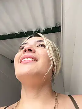 Snapshot of Sarita-candy chatting on 02-17-25, 03:44 Sarita-candy online show from 02-17-25, 03:44