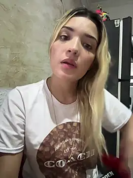 Snapshot of Sarita-candy chatting on 03-14-25, 10:38 Sarita-candy online show from 03-14-25, 10:38