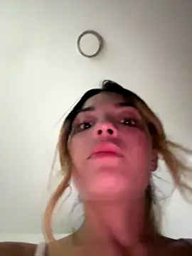 Snapshot of Sarita-candy chatting on 09-12-25, 01:39 Sarita-candy online show from 09-12-25, 01:39