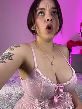 Snapshot of carolina16love chatting on 03-06-25, 10:04 carolina16love online show from 03-06-25, 10:04
