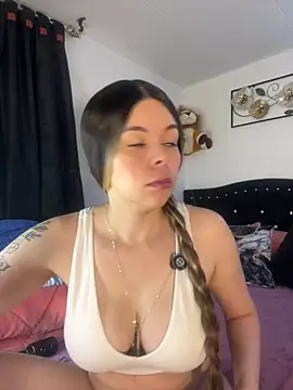 Snapshot of carolina16love chatting on 04-22-26, 06:47 carolina16love online show from 04-22-26, 06:47