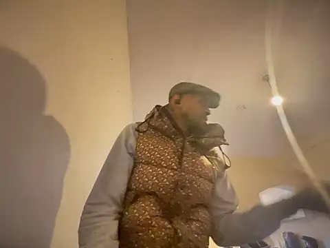 CuzzyB69 online show from 03-11-25, 12:50