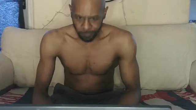 CuzzyB69 online show from 04-08-26, 06:15