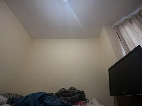 CuzzyB69 online show from 02-22-25, 04:51