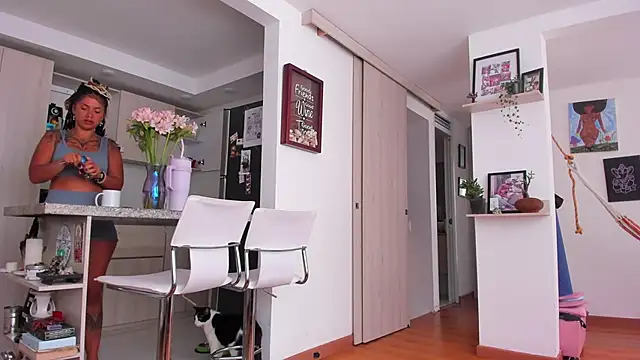 karlye 5 online show from 12-04-25, 01:10