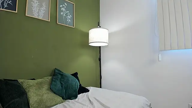 karlye 5 online show from 09-17-25, 12:18