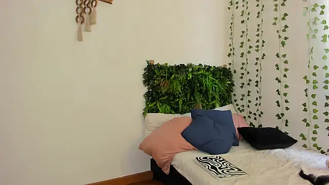 karlye 5 online show from 02-13-25, 05:33