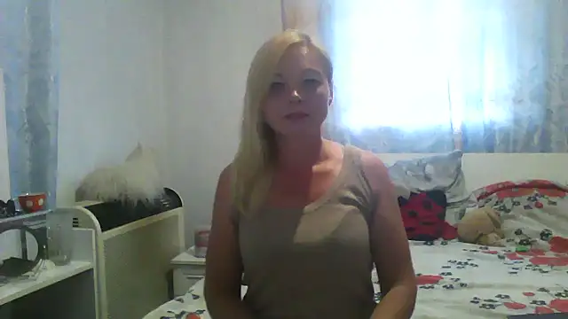 Snapshot of Lola_115 chatting on 07-21-26, 05:03 Lola 115 online show from 07-21-26, 05:03
