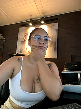 Emiily W online show from 10-26-25, 05:57