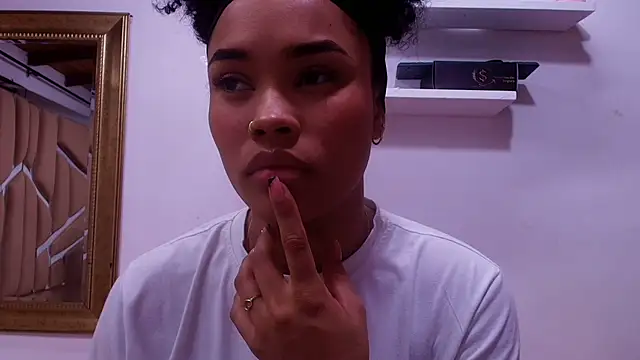 Snapshot of naia_blessed chatting on 10-06-25, 07:14 naia blessed online show from 10-06-25, 07:14