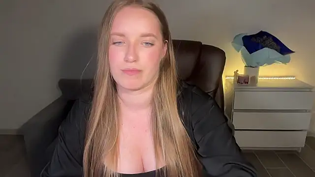 EvaMaddison online show from 07-25-26, 08:04