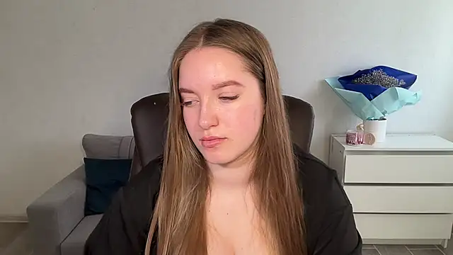 Snapshot of EvaMaddison chatting on 05-19-26, 06:31 EvaMaddison online show from 05-19-26, 06:31