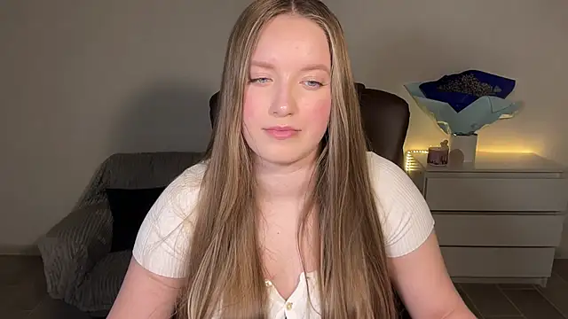 Snapshot of EvaMaddison chatting on 04-25-26, 07:33 EvaMaddison online show from 04-25-26, 07:33