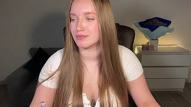 Snapshot of EvaMaddison chatting on 06-07-26, 06:57 EvaMaddison online show from 06-07-26, 06:57
