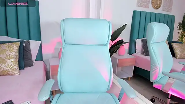 amy-thomson1 online show from 10-31-25, 12:13