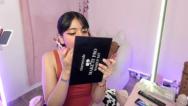 Nami usagi online show from 09-19-25, 03:27