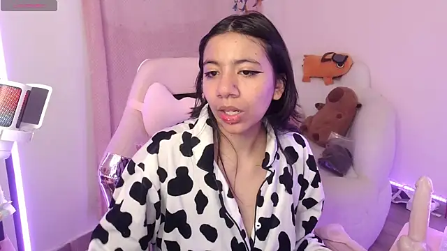 Nami usagi online show from 10-10-25, 11:22