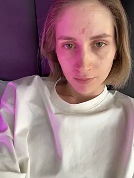 Snapshot of Feral_berry_8133 chatting on 02-19-25, 06:00 Feral berry 8133 online show from 02-19-25, 06:00