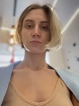 Snapshot of Feral_berry_8133 chatting on 01-04-25, 08:17 Feral berry 8133 online show from 01-04-25, 08:17