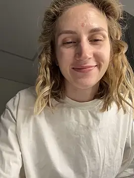 Snapshot of Feral_berry_8133 chatting on 09-13-25, 08:42 Feral berry 8133 online show from 09-13-25, 08:42