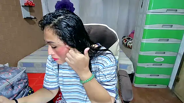 Snapshot of M_e_c_e_l chatting on 05-03-26, 01:44 M e c e l online show from 05-03-26, 01:44