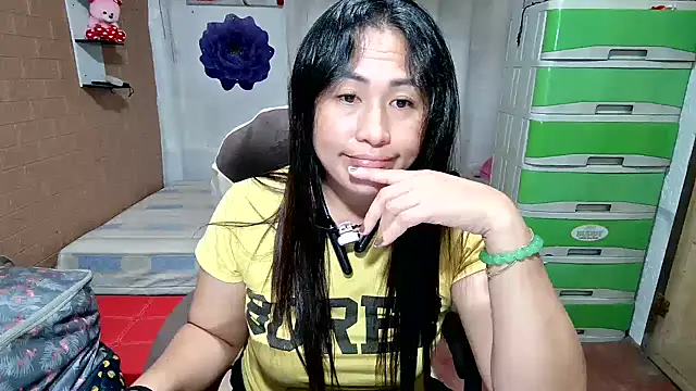 Snapshot of M_e_c_e_l chatting on 05-06-26, 01:37 M e c e l online show from 05-06-26, 01:37