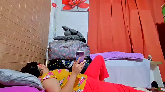 M e c e l online show from 11-19-25, 01:27