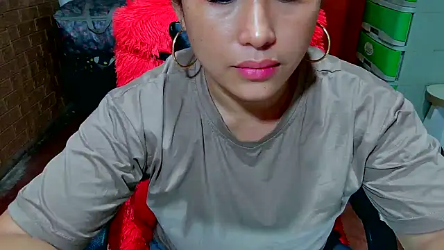 M e c e l online show from 10-31-25, 07:43