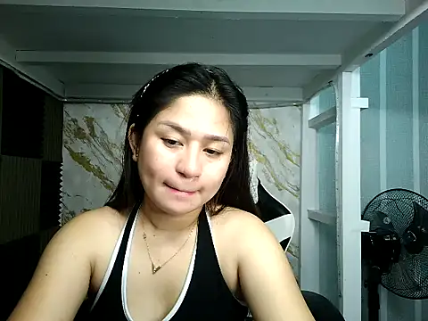 Snapshot of Mia_2022 chatting on 11-11-25, 03:40 Mia 2022 online show from 11-11-25, 03:40