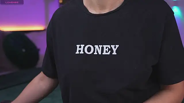 Snapshot of Lorettelorena chatting on 11-10-25, 08:03 Lorettelorena online show from 11-10-25, 08:03