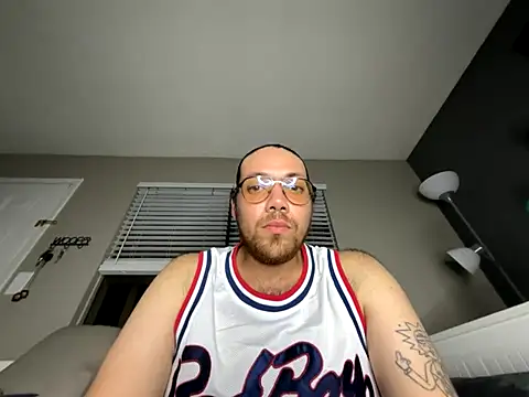 Snapshot of lucasgalacticman chatting on 09-23-25, 04:30 lucasgalacticman online show from 09-23-25, 04:30