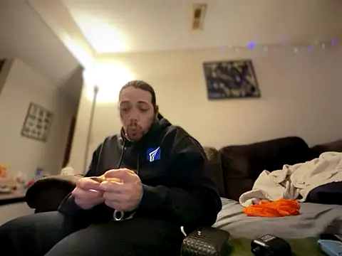 Snapshot of lucasgalacticman chatting on 11-25-25, 11:37 lucasgalacticman online show from 11-25-25, 11:37