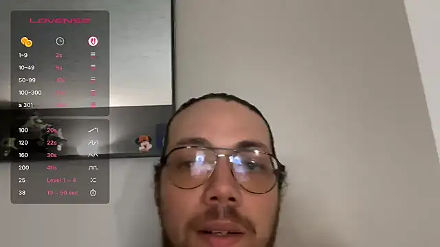 Snapshot of lucasgalacticman chatting on 09-28-25, 11:55 lucasgalacticman online show from 09-28-25, 11:55