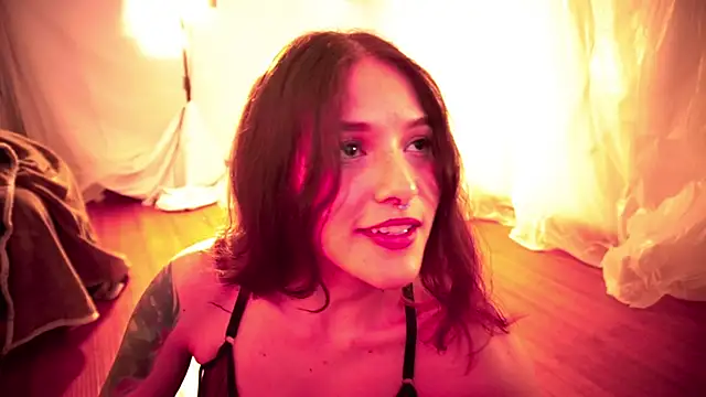 HannaMoom online show from 11-19-25, 10:32