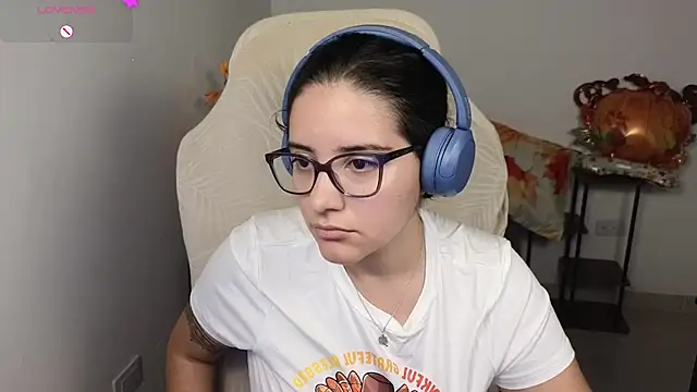 blue  moon  online show from 11-30-25, 06:25