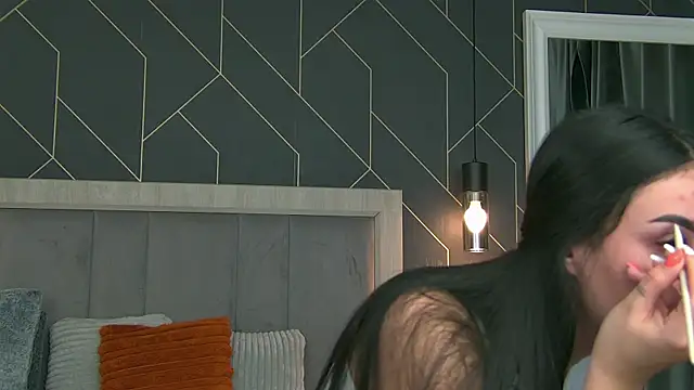 EmyLaveau online show from 04-01-26, 05:09