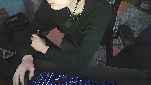 AlexEtSonSexe36 online show from 03-20-26, 06:42