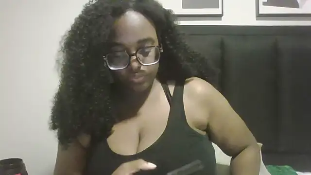 Snapshot of MissCC99 chatting on 04-05-26, 11:55 MissCC99 online show from 04-05-26, 11:55