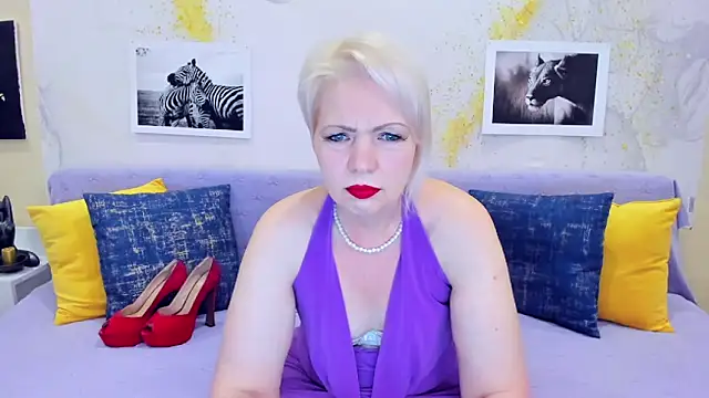 Snapshot of BeautyName chatting on 03-18-25, 03:44 BeautyName online show from 03-18-25, 03:44