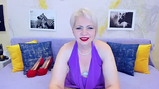 Snapshot of BeautyName chatting on 03-18-25, 06:50 BeautyName online show from 03-18-25, 06:50
