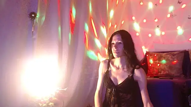 ElysaSun online show from 10-21-25, 06:18