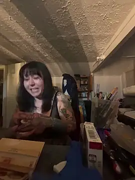 Snapshot of evacheers chatting on 04-05-26, 12:23 evacheers online show from 04-05-26, 12:23